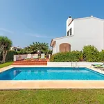 Adelaide By * Sant Lluis