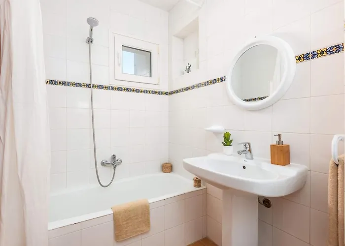 Adelaide By * סנט לואיס