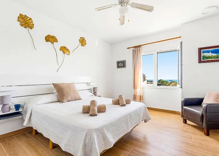 וילה Adelaide By